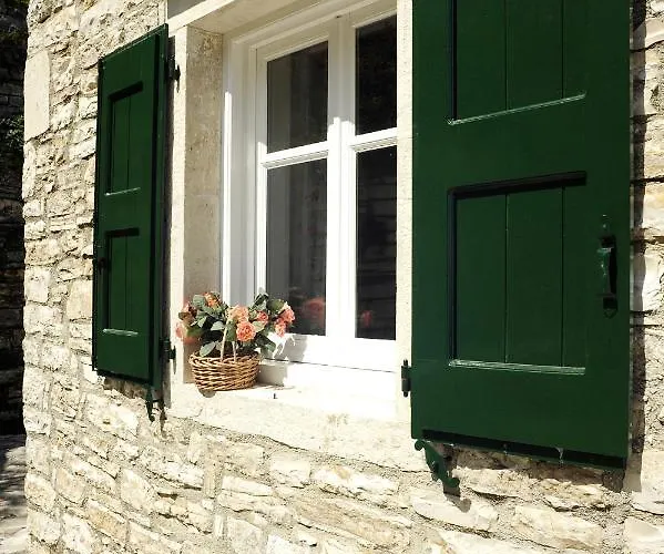Thresher's House *